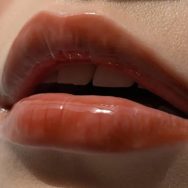 518d2b1d-7004-4599-b9f1-aff548978492-1000x1000-kthXAAmXy52TQNljMbXG1ZqMPE7j2XNpcNsaKVln.webp لوكا مرطب الشفاه المغذي 15 مل - توستد مارشميلو 03